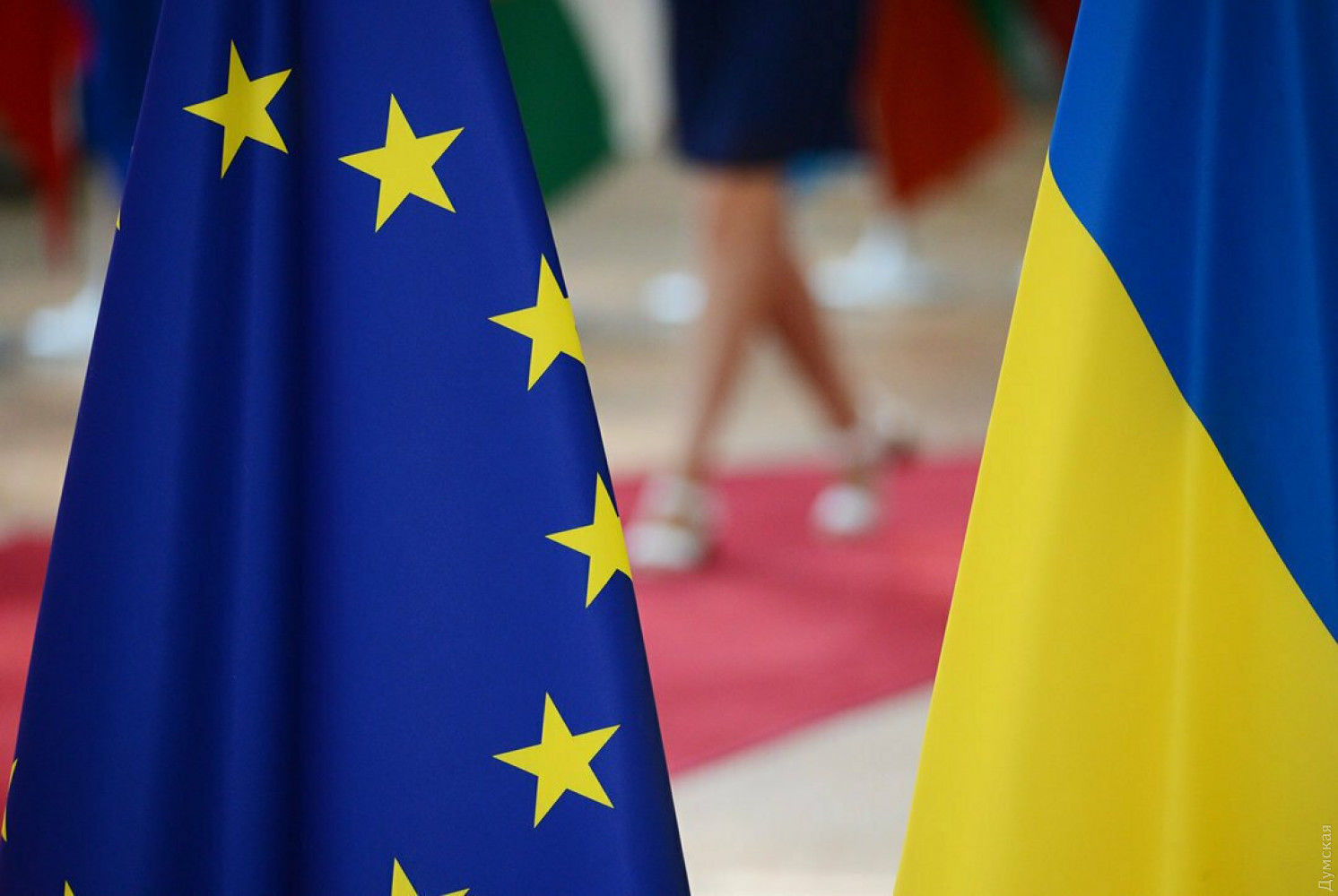 Семь стран ЕС заказали артиллерийские снаряды для Украины 