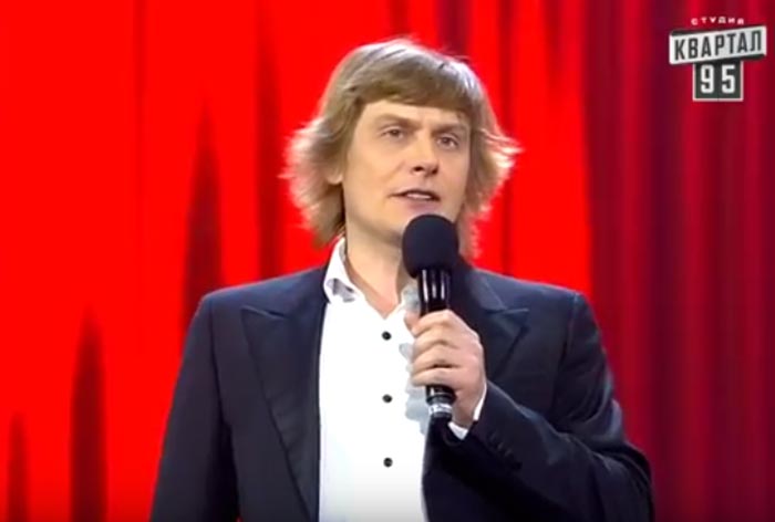 Актер "Квартала 95" Казанин отличился трюком из "Бриллиантовой руки" – кадры 