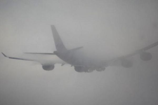 Самолет-призрак в США попал в загадочный портал: кадры обошли весь Интернет 