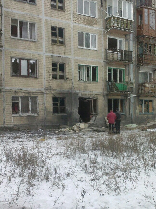 Донецк после обстрела 7 декабря: разрушения в трех микрорайонах