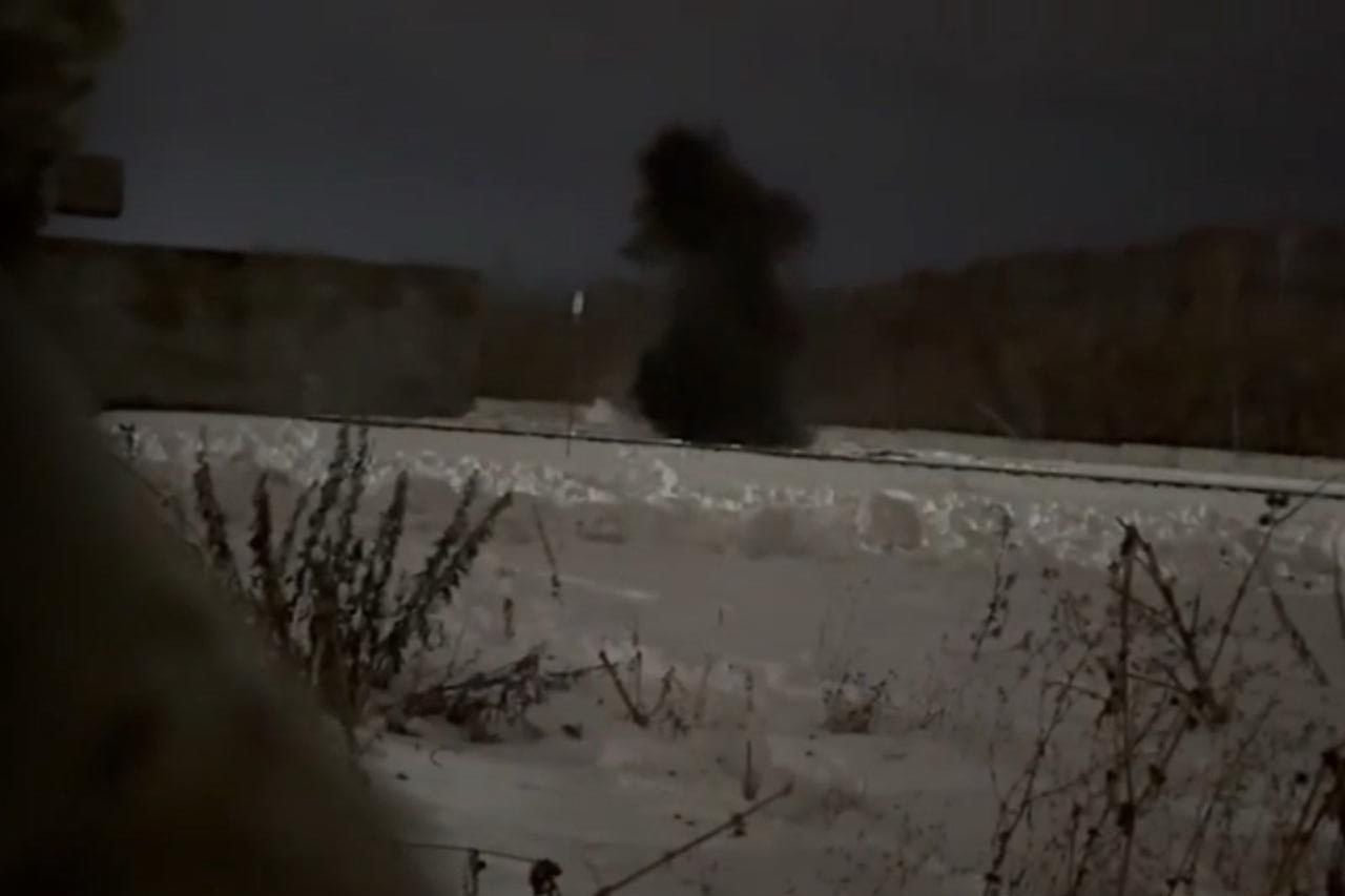 ​Горят цистерны в Унече, рвутся рельсы в Сибири: новые удары по логистике армии РФ