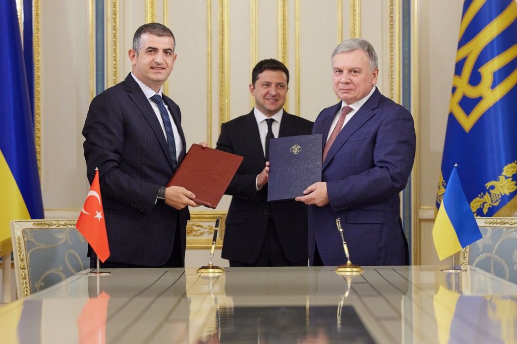 В момент встречи Путина и Эрдогана Украина и Турция подписали договор о совместной базе