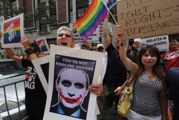 Washington Post: Путин хочет наказать российских геев "драконовскими" законами