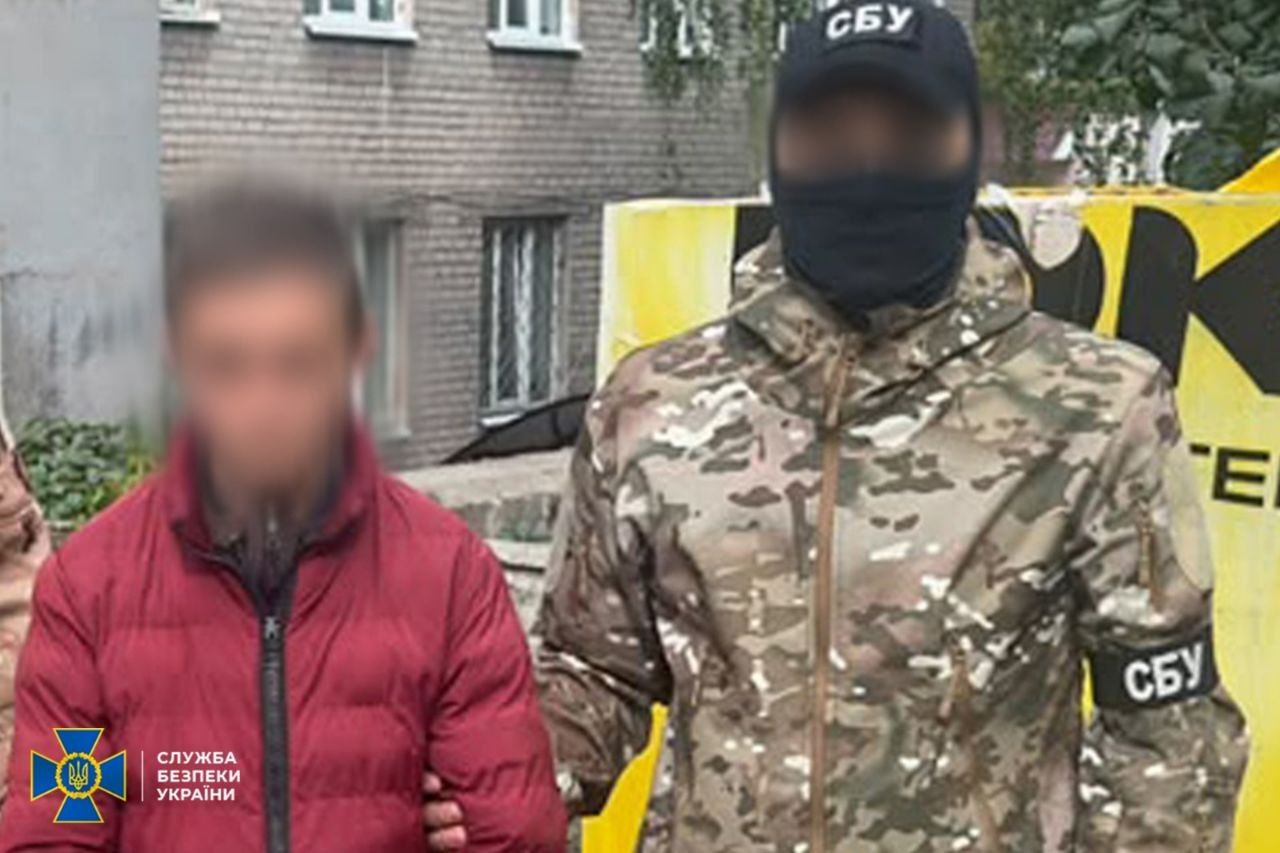 СБУ предотвратила подготовку ударов РФ по военным объектам и АЗС в Днепре и Славянске: задержаны шпионы