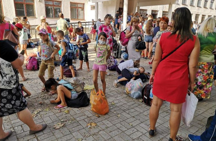 ​Дети брошены прямо на землю, с ними творится что-то страшное: леденящие душу кадры из отравленного Армянска