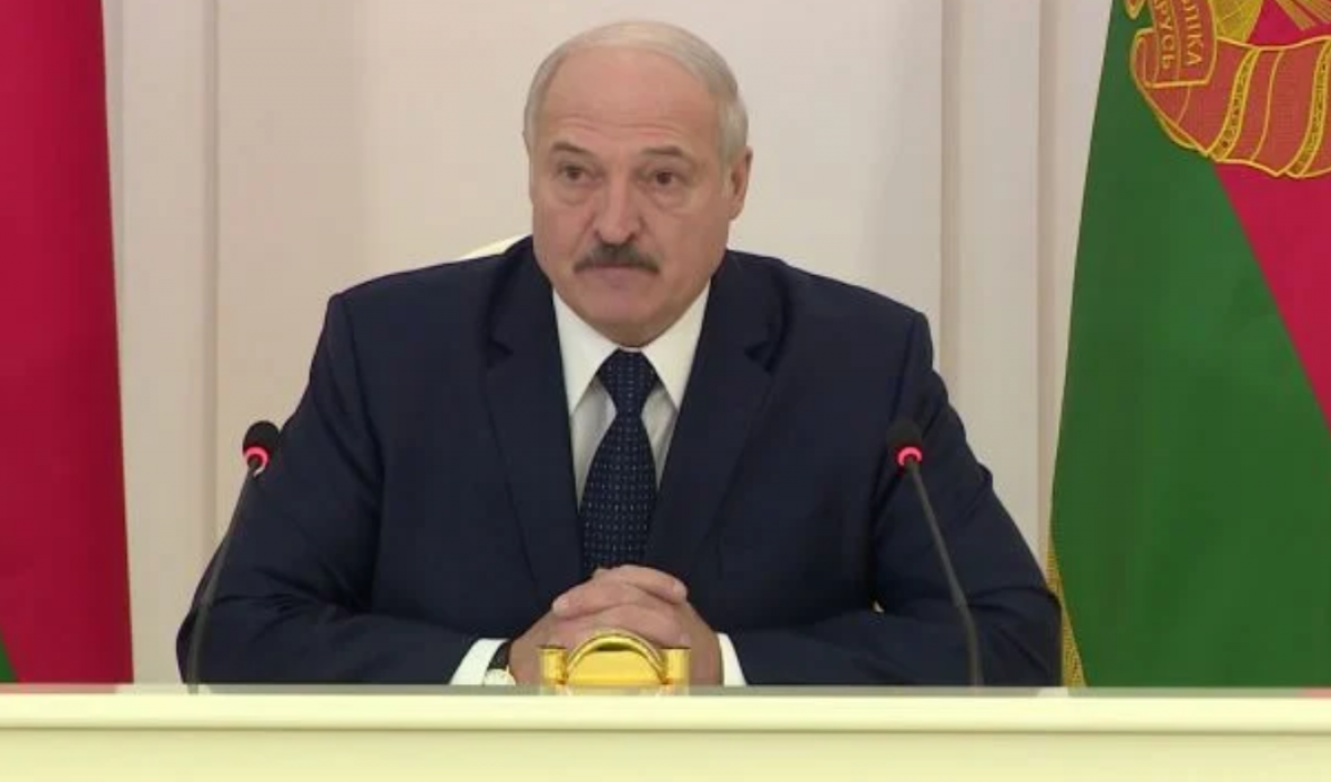 Информация об экстренной госпитализации Лукашенко: Минск сделал официальное заявление
