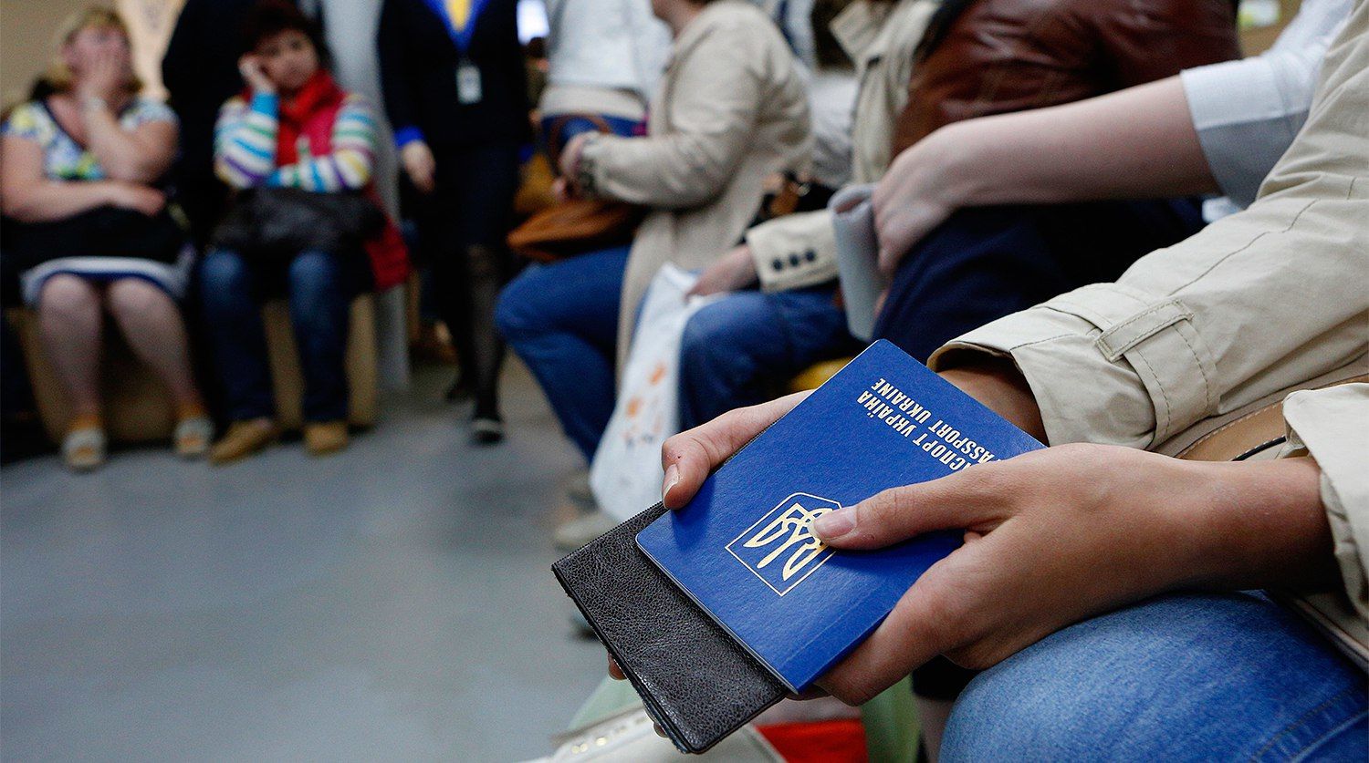 Более половины украинцев желают остаться на родине, но многие с этого года задумались о переезде – опрос