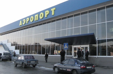 Рада присвоила аэропорту Симферополя имя крымскотатарского летчика-испытателя