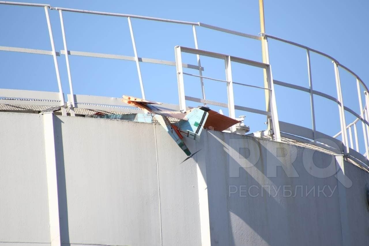 ​"Атака" БПЛА на нефтебазу в Донецке: РФ второй раз расписалась в беспомощности своих РЭБ и ЗРК