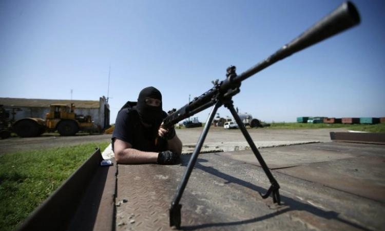 В четырех районах Донецка слышны взрывы, - горсовет