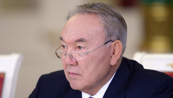 Назарбаев назвал "первую крупную победу" Порошенко