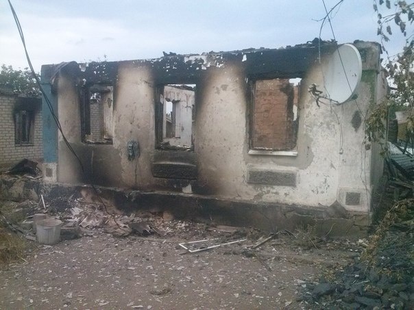 Как выглядит поселок Комунар после обстрелов: уничтоженная церковь и разрушенные дома