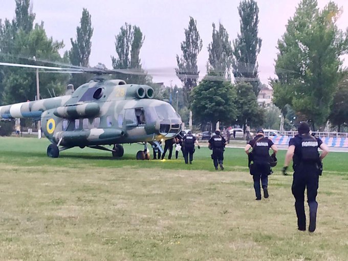 В Покровск срочно направили вертолет со спецназом - ситуация накаляется  