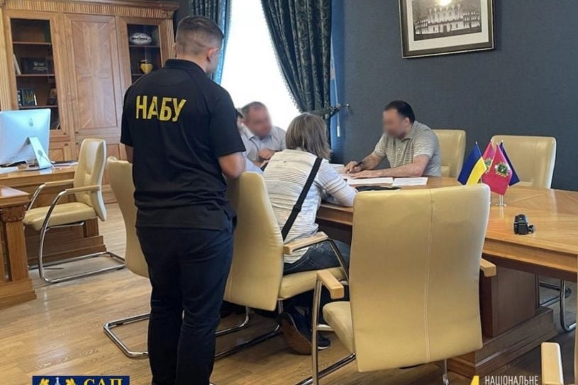 ​Торговал должностями за 1 млн: в Харькове НАБУ вручила подозрение "слуге народа" Товмасяну