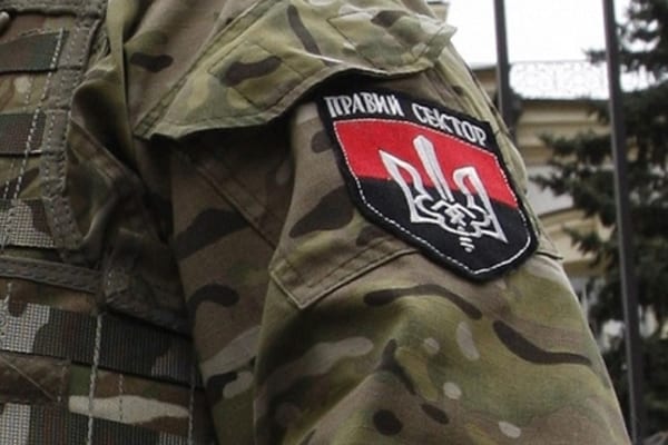 В Луганской области напали на офис "Правого сектора" – введено чрезвычайное положение 