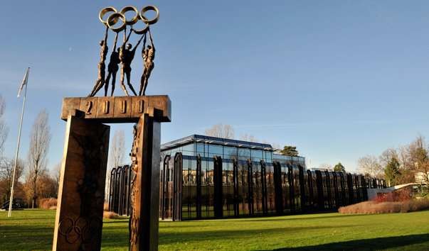 Олимпийский комитет призывает прекратить подготовку к международным состязаниям в РФ