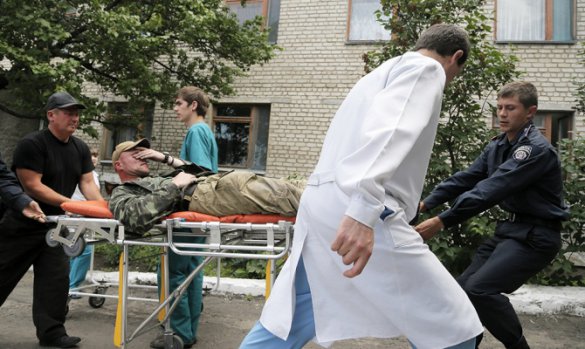 МВД: из-за обстрелов вблизи Новотошковки ранен украинский военный