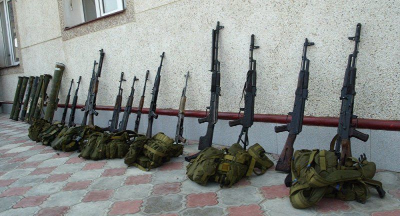 "Там может бабахнуть", – российские военные вывозят оружие из Украины на Северный Кавказ