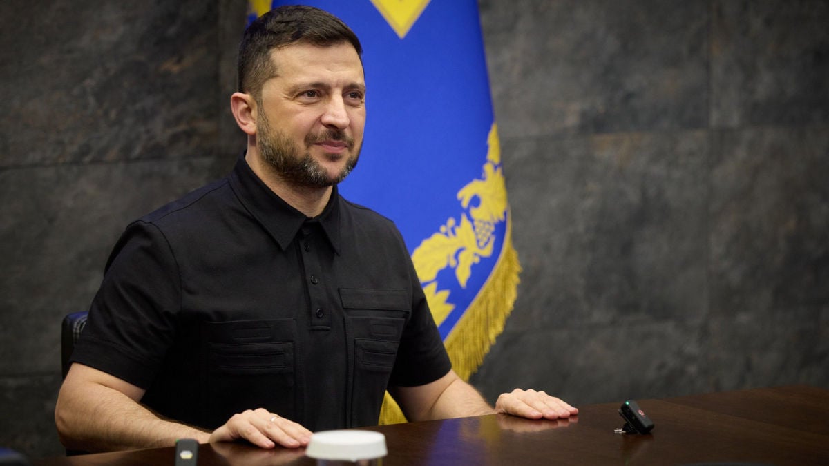 Стало известно, сколько украинцев, не покинувших страну, доверяют президенту Зеленскому, – опрос КМИС