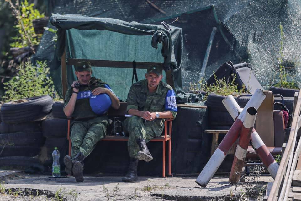 Террористы "ЛНР" пошли на громкую провокацию перед мостом у Станицы Луганской: "Минск" снова сорван - фото