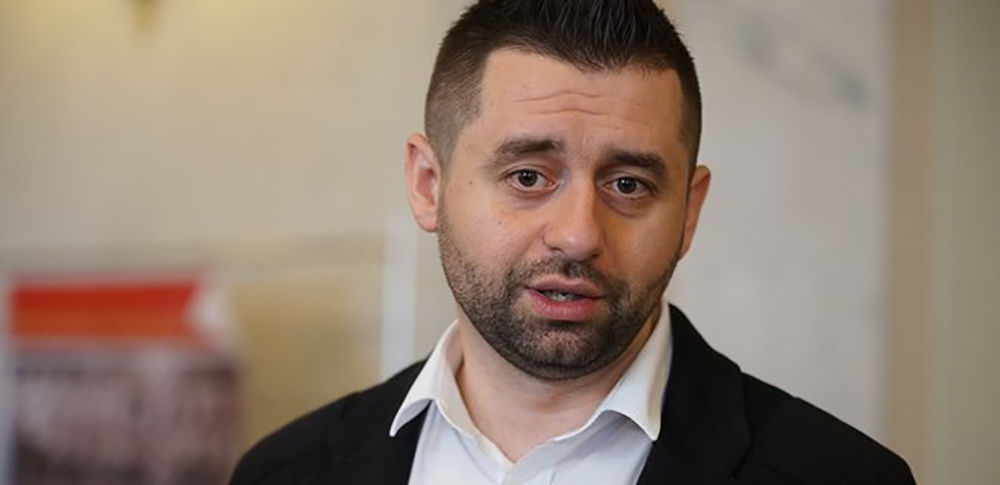 Арахамия впервые прокомментировал ДТП с Трухиным: "Нам тоже непонятно, как и вам"