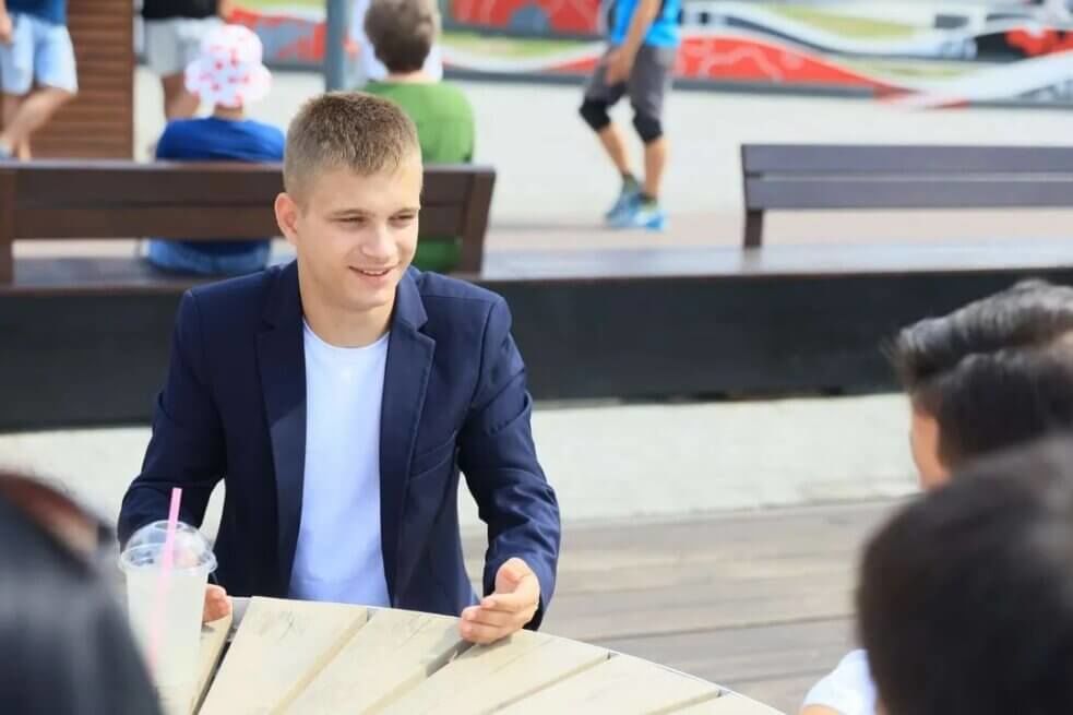 В РФ вручили повестку 17-летнему украинцу Богдану Ермохину, похищенному в Мариуполе, мальчику угрожают