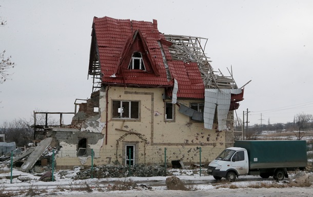 ​Луганскую область интенсивно обстреливают из артиллерии и «Градов». Люди прячутся в подвалах, - ЛОГА