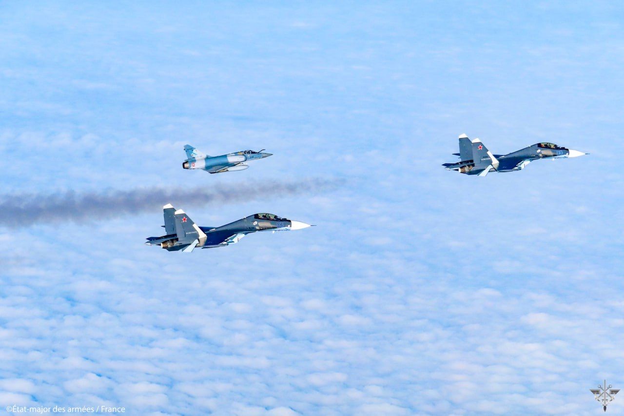 ​Истребители НАТО дважды поднимали на перехват военной авиации РФ: как это было