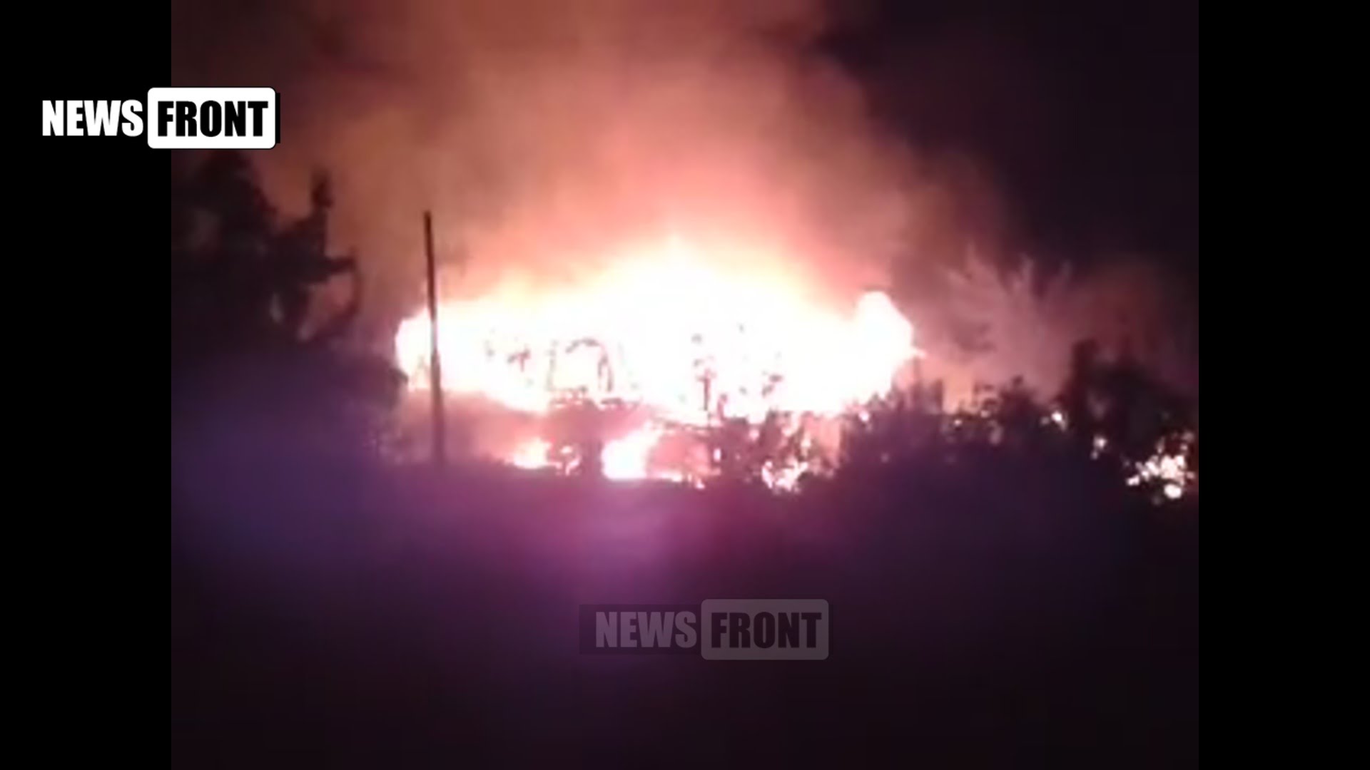 В Донецке сгорели два дома, в Марьинке война полным ходом, - соцсети