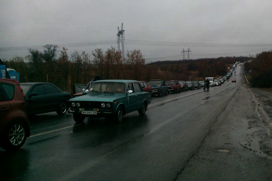 ​Боевики создали "армагеддон" на линии разграничения: блокпосты "Гнутово" и "Марьинка" закрыты