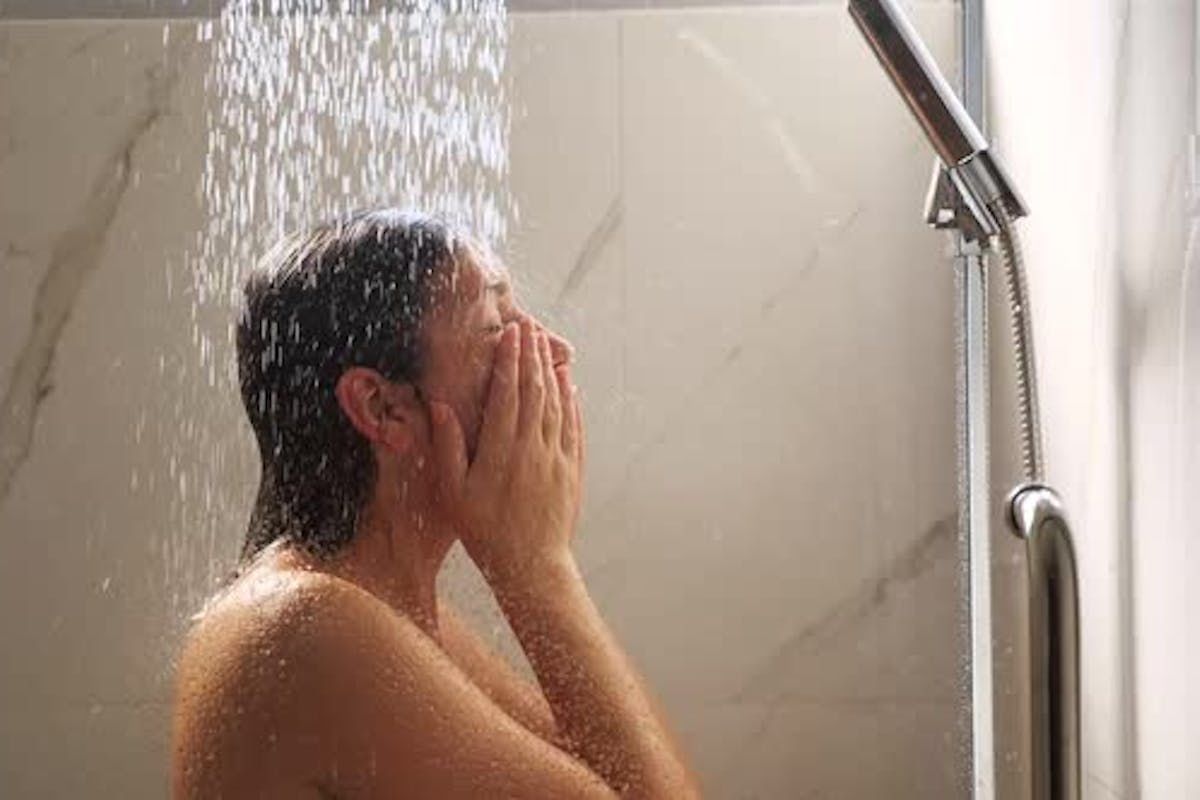 Все делают это неправильно: как часто нужно принимать душ