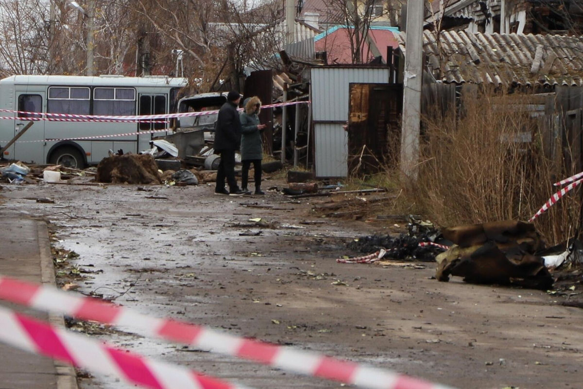​"Задохнуться они точно не могли", – летчик-испытатель рассказал, почему мог рухнуть Су-30 в Иркутске