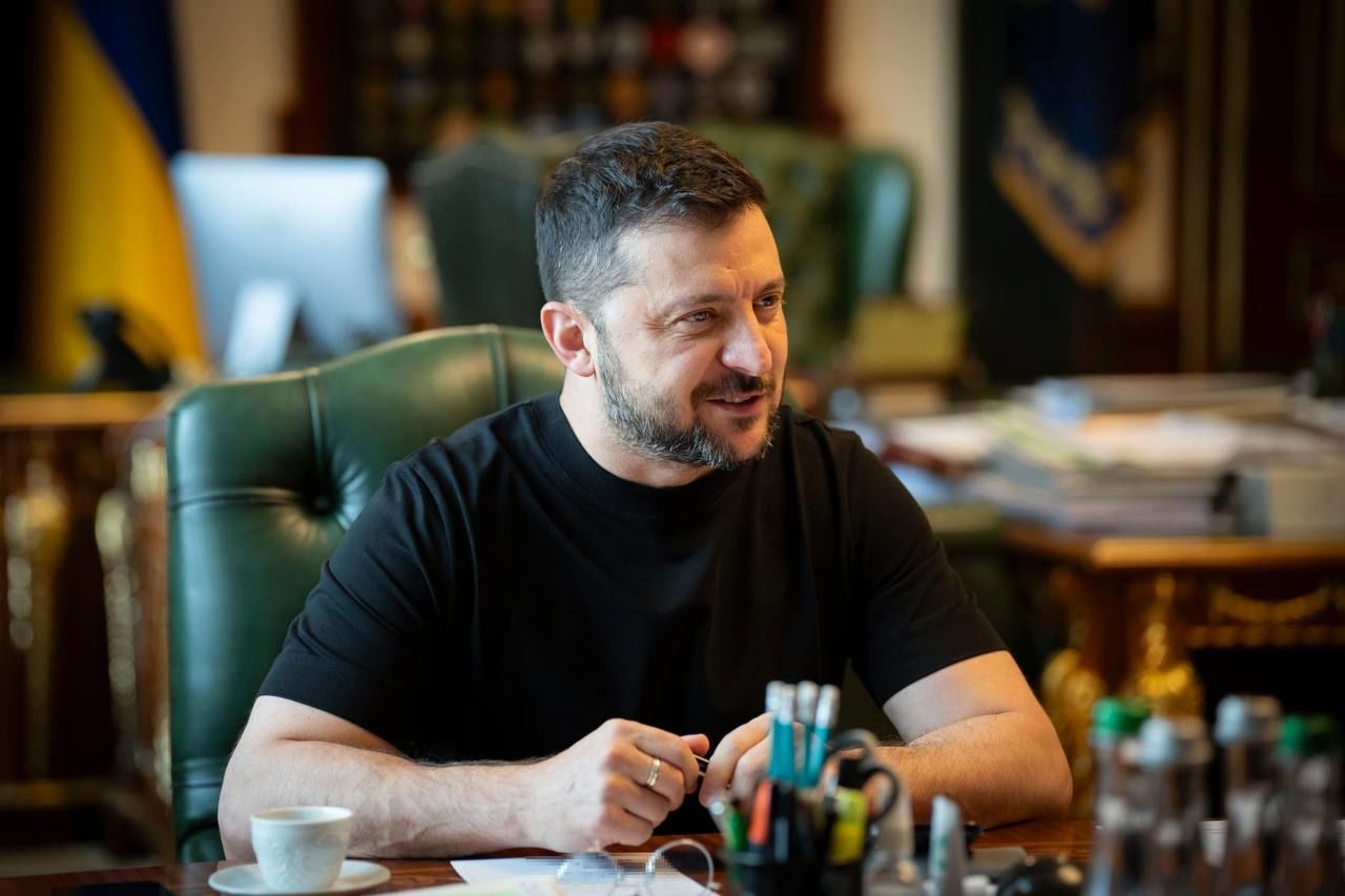 "Дестабилизационная активность проигрывает", – Зеленский поздравил Майю Санду с победой