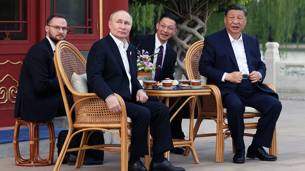 ​Три года назад Путин не выглядел так уверенно: эксперты о "теплом" приеме на саммите в Китае – NYT