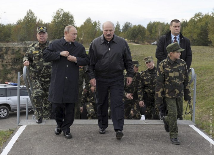 Кремль продолжает наращивать свое военное присутствие в Беларуси: стало известно о новом соглашении между Лукашенко и Путиным 