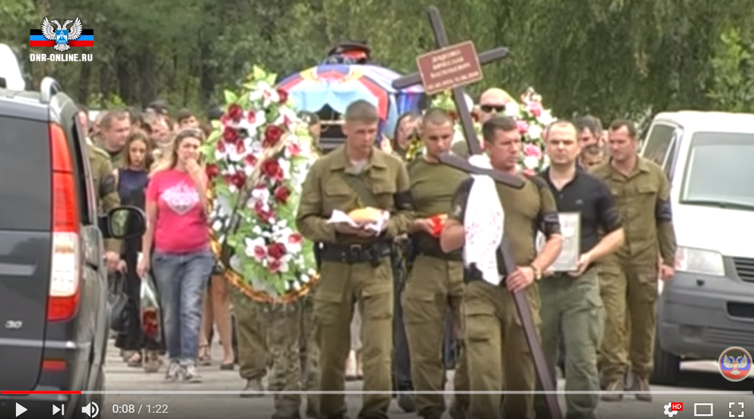 В Донецке похоронили российского охранника Захарченко, убитого взрывом: видео удивило Сеть деталью