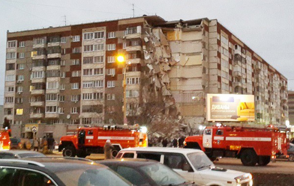 В разрушенной взрывом многоэтажке в Ижевске найдена шестая погибшая: место трагедии показали с высоты птичьего полета – опубликованы новые кадры