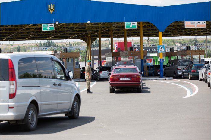 Молдова начала фактически контролировать границу в Приднестровье благодаря содействию Украины