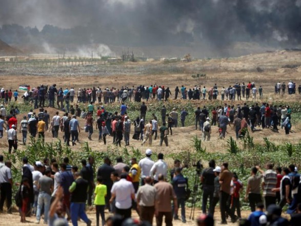 Израиль ударил по сектору Газа в ответ на запуск "огненных змеев"
