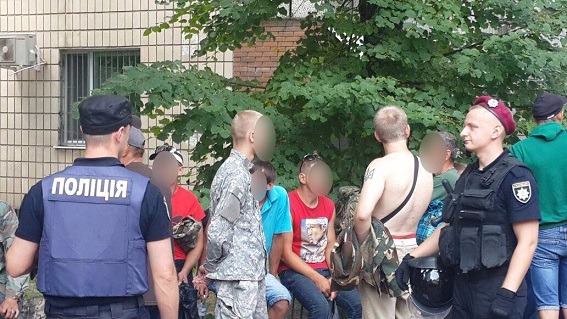 Полиция Киева задержала фейковых АТОшников, которые прибыли в столицу участвовать в проплаченных акциях 