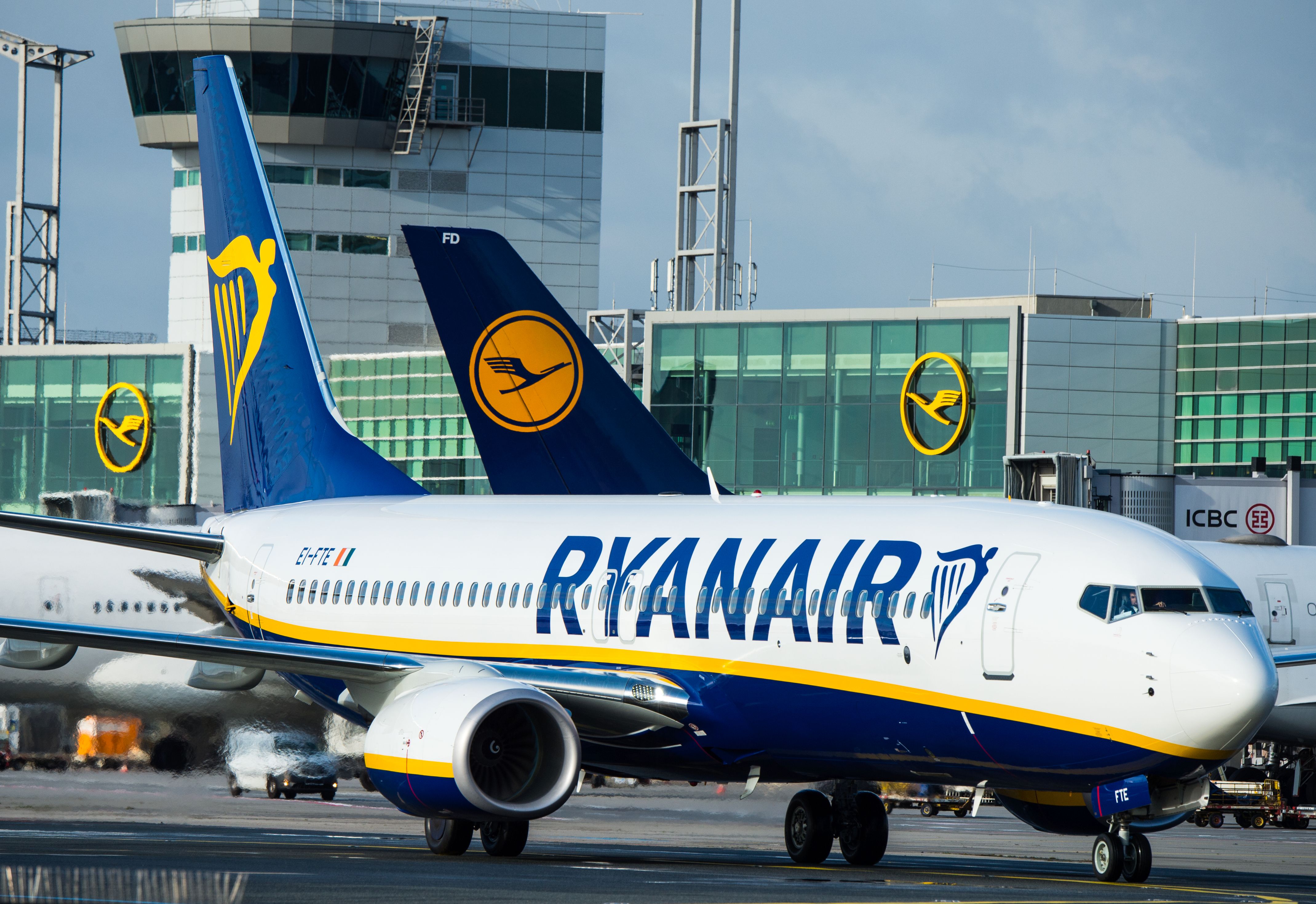 В аэропортах застряли 55 тысяч пассажиров - подробности крупнейшей забастовки пилотов европейской Ryanair 