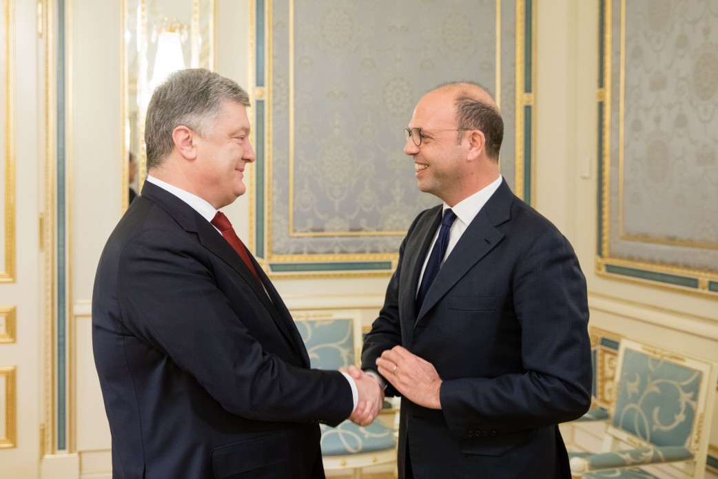 Порошенко принял главу МИД Италии и ОБСЕ Альфано: результаты встречи президента и министра в Киеве