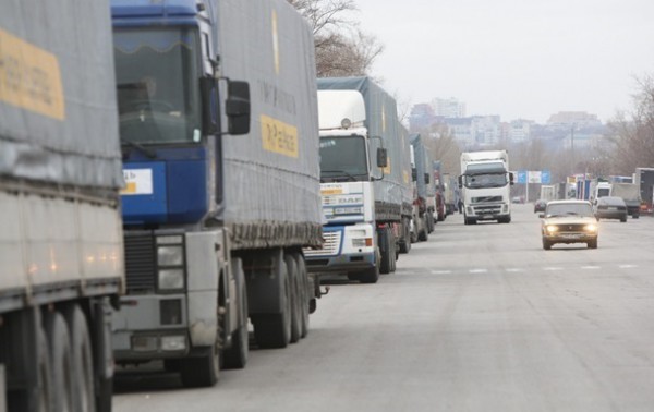 "Днепр-1" поставил Ахметову условия для перевозки гуманитарной помощи в Донбасс
