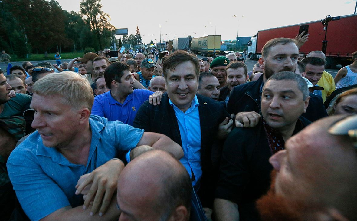 ​“Ловушка для Саакашвили захлопнулась. Сказав “А”, Михо не скажет “Б””, - соцсети взорвал прорыв политика в Украину