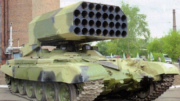 На территорию завода в оккупированной Макеевке прибыли 30 российских ББМ, танки и установки "Буратино" - Тымчук