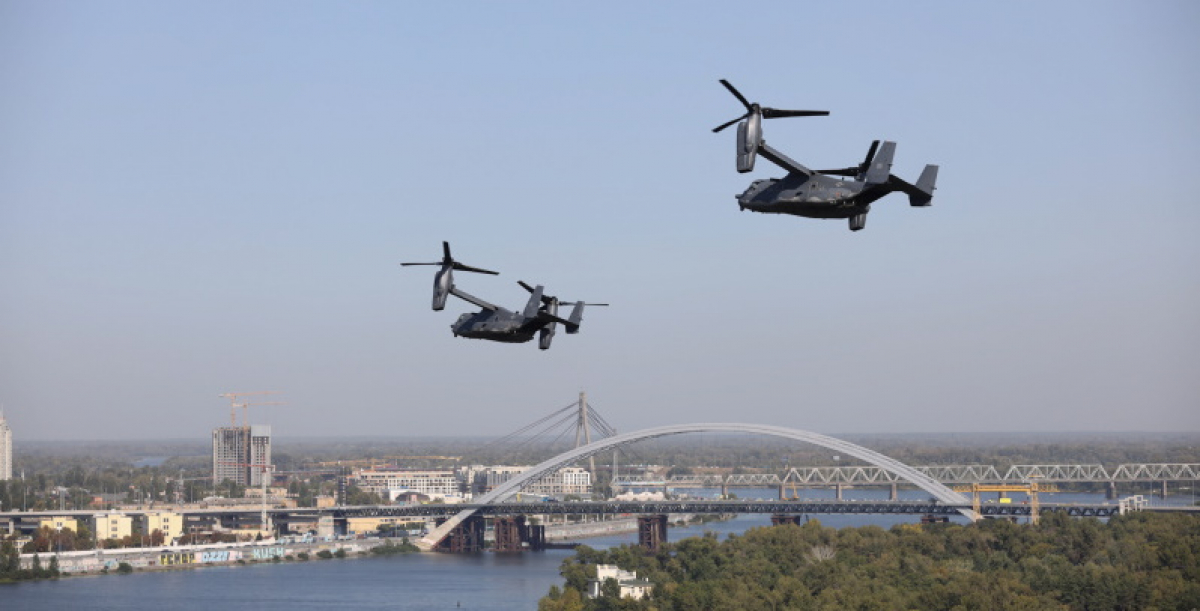 Над Киевом пролетели конвертопланы ВВС США CV-22B Osprey - кадры впечатлили Сеть