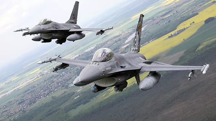 "После Пасхи", – в Воздушных силах ВСУ рассказали, когда ждут первые F-16 в Украине