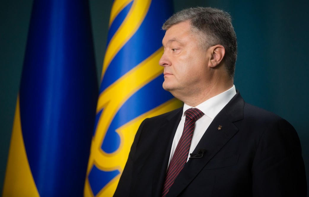 ​"Украина к вам вернется, а вы вернетесь к нам!" - Порошенко твердо пообещал жителям ОРДЛО освободить их от кровавого "ру***ого мира". Кадры