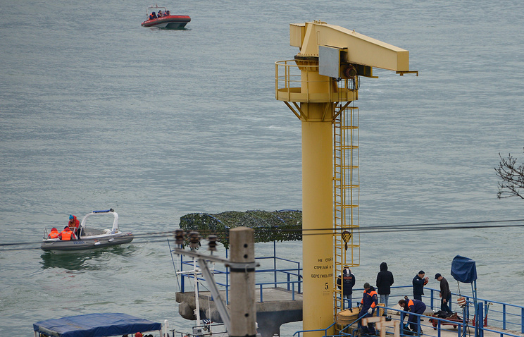 К месту падения Ту-154 в Черном море экстренно направляются 100 водолазов: удалось найти только тела 10 жертв авиакатастрофы, поиски осложнены