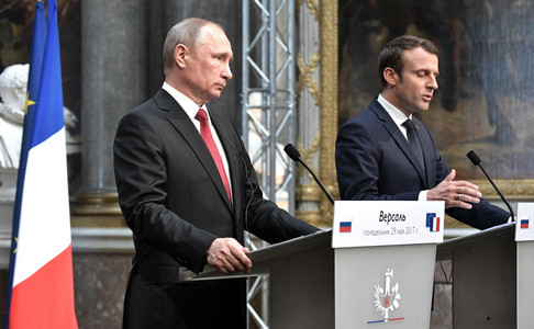 Ни Макрон, ни Путин на пресс-конференции в Версальском дворце не захотели говорить о судьбе политзаключенного Сущенко